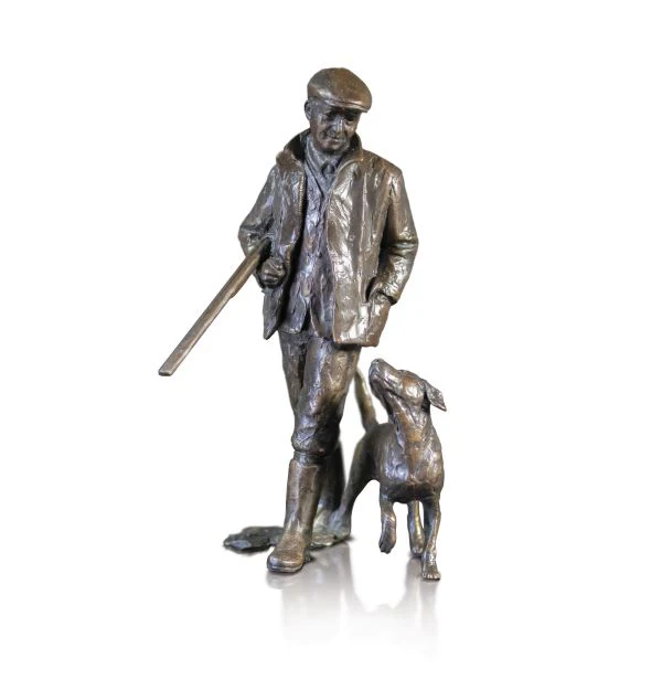 Solid Bronze Man & Labrador Dog Close Company (1220)