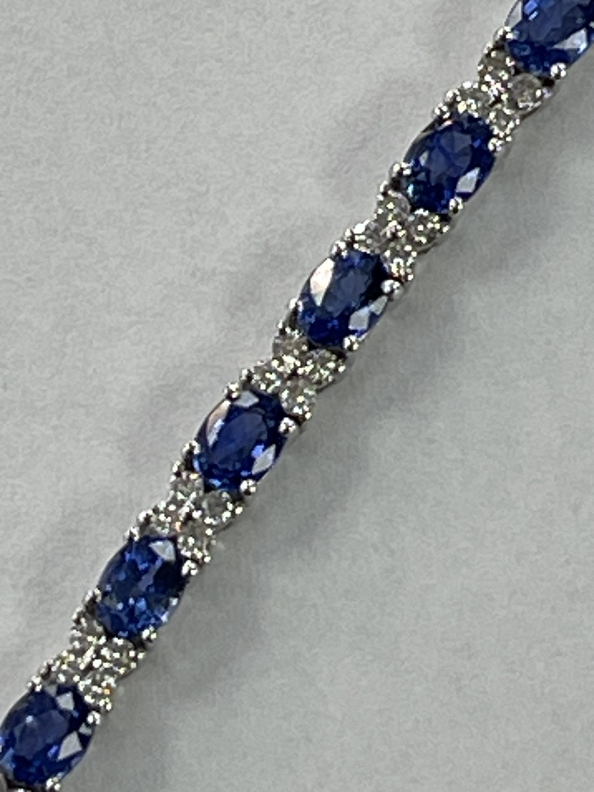 18ct White Gold Diamond & Sapphire Tennis Bracelet
