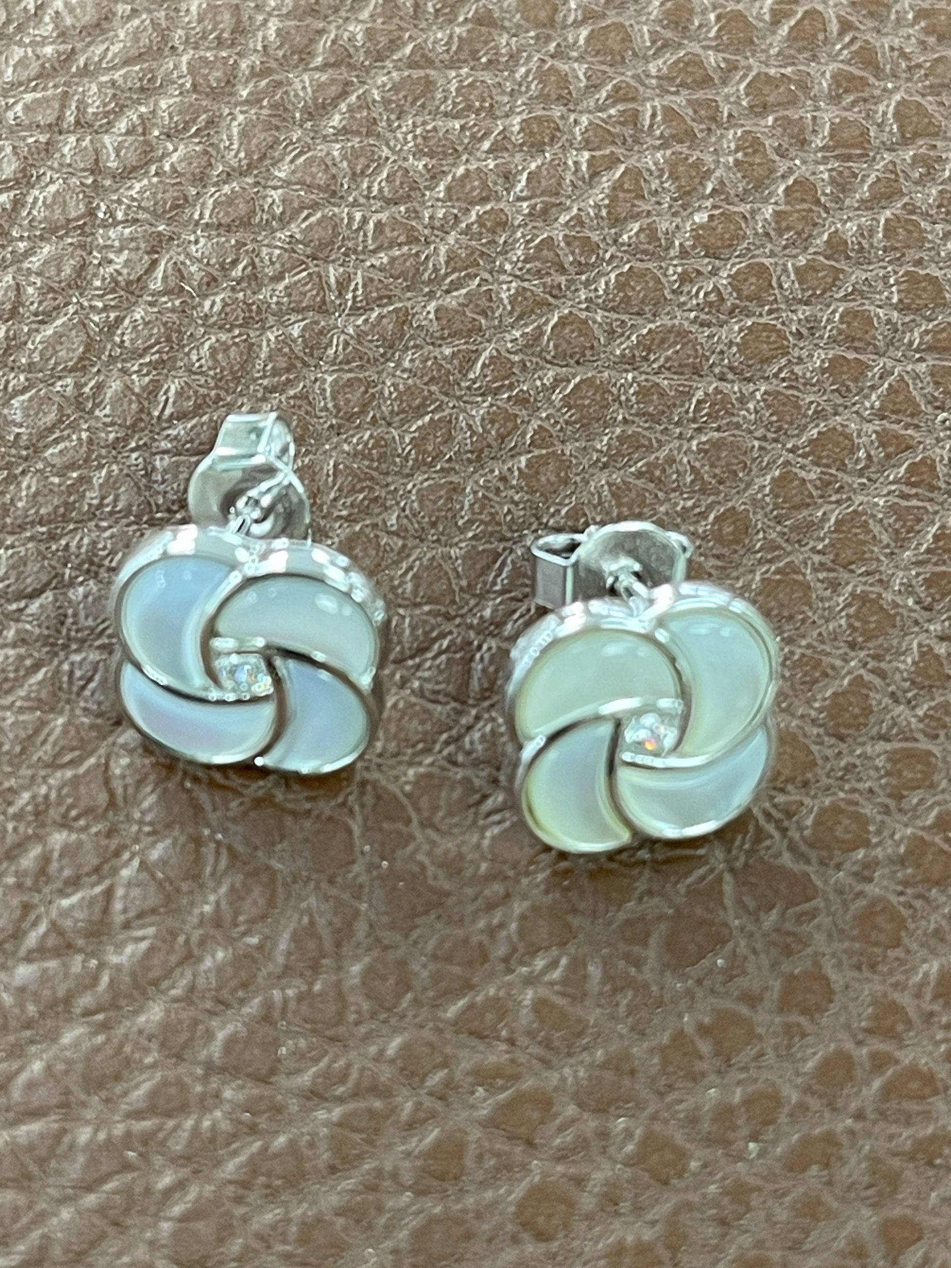 Sterling Silver Shell Daisy Swirl Earrings