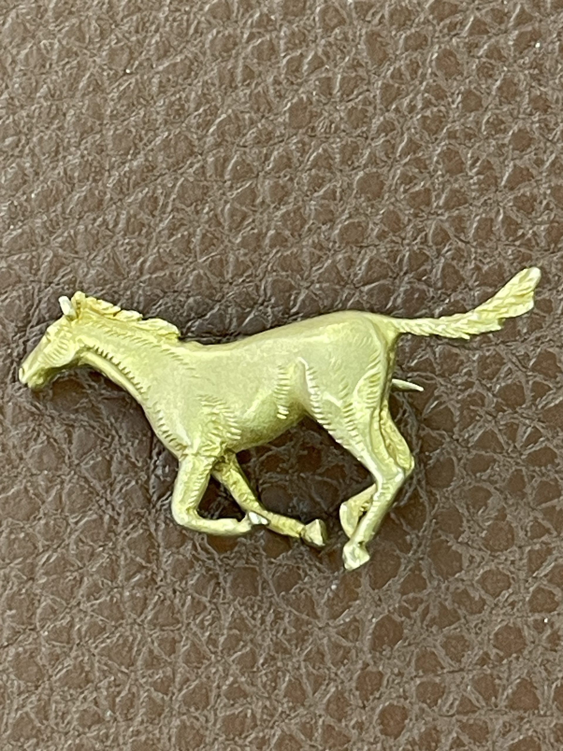 9ct Alabaster & Wilson Galloping Horse Brooch Secondhand