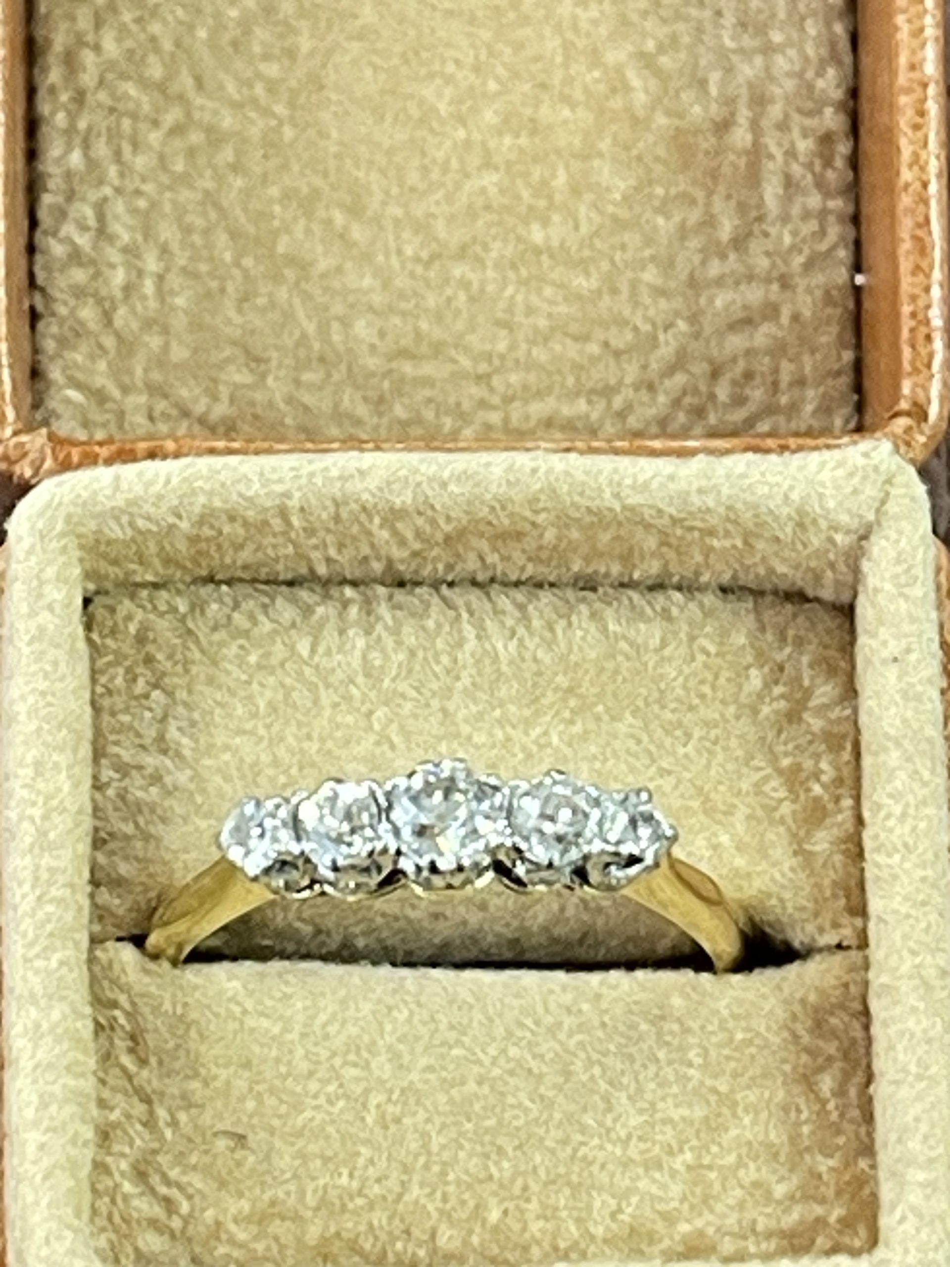 18ct 50pts 5 Stone Diamond Old Cut Ring Secondhand