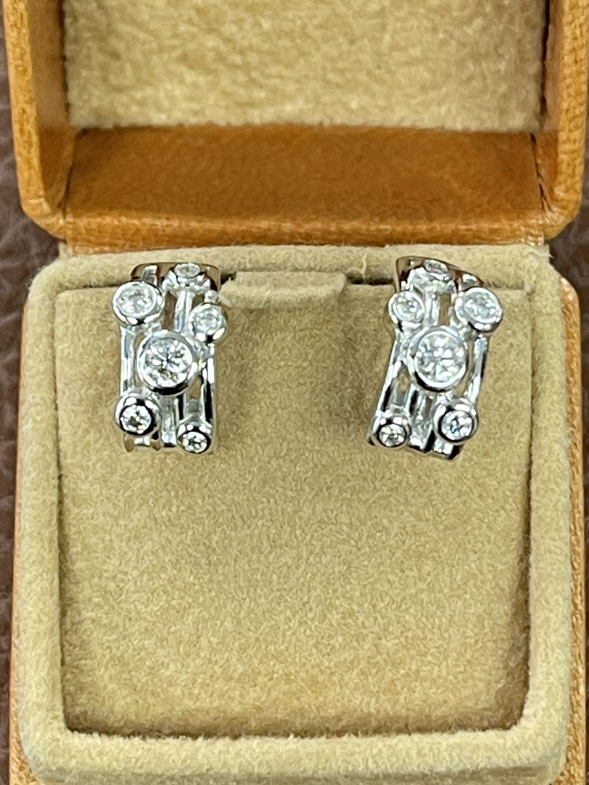 18ct White Gold Bubble Design 35pts Diamond Hoops