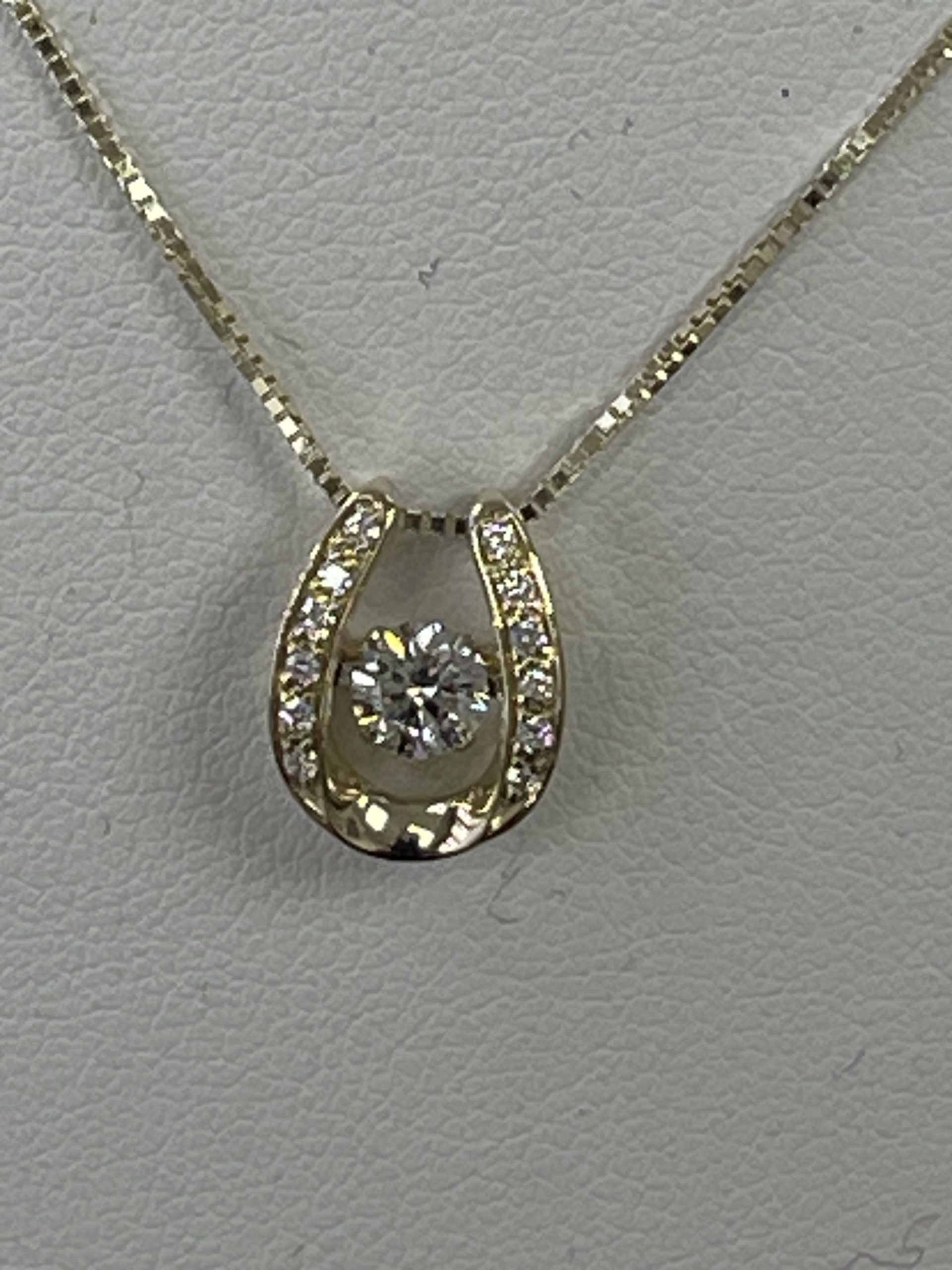 9ct Yellow Gold Diamond Horseshoe Pendant & Chain Equestrian Design