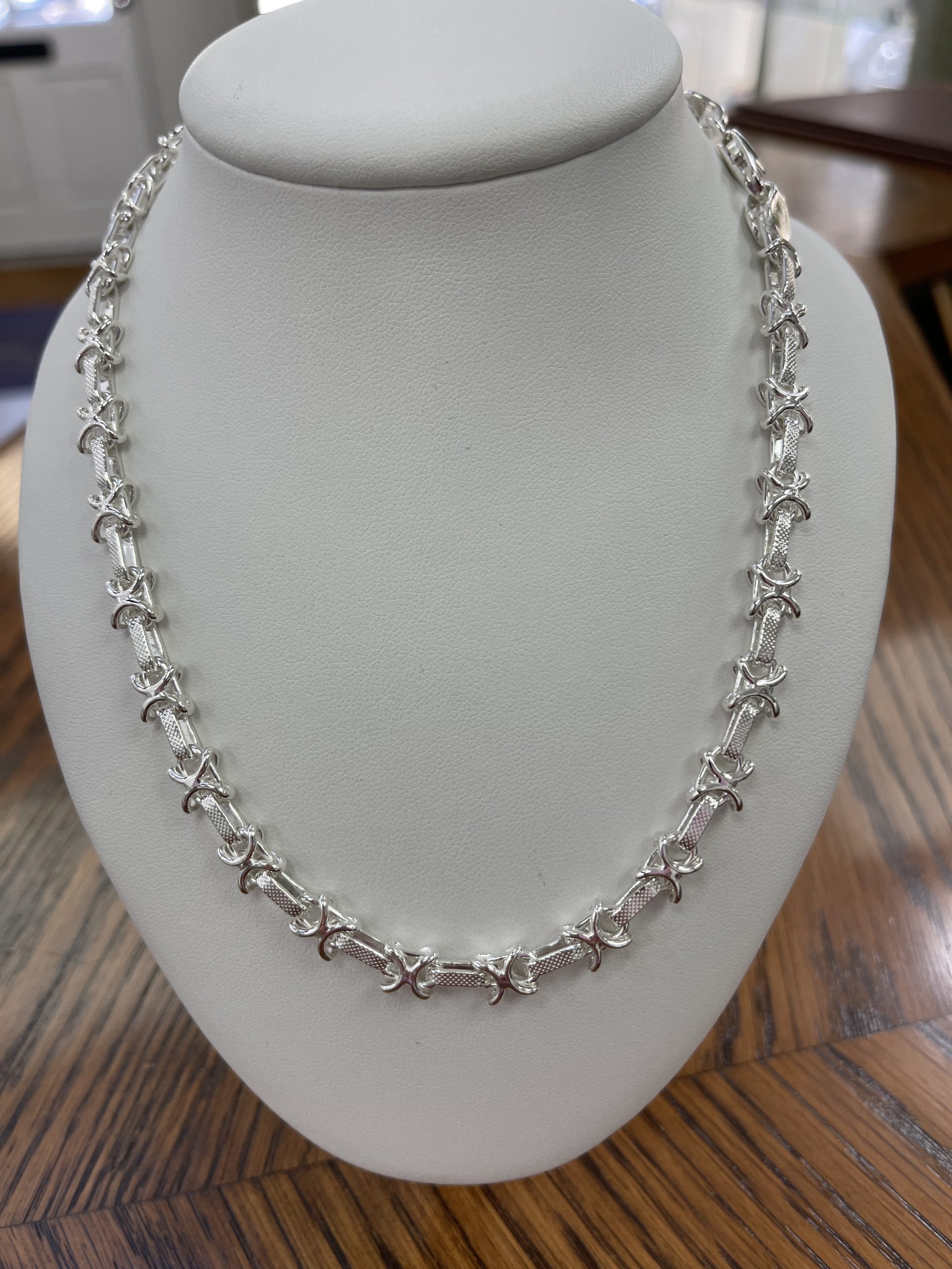 Sterling Solid Silver Kisses Necklace Chain