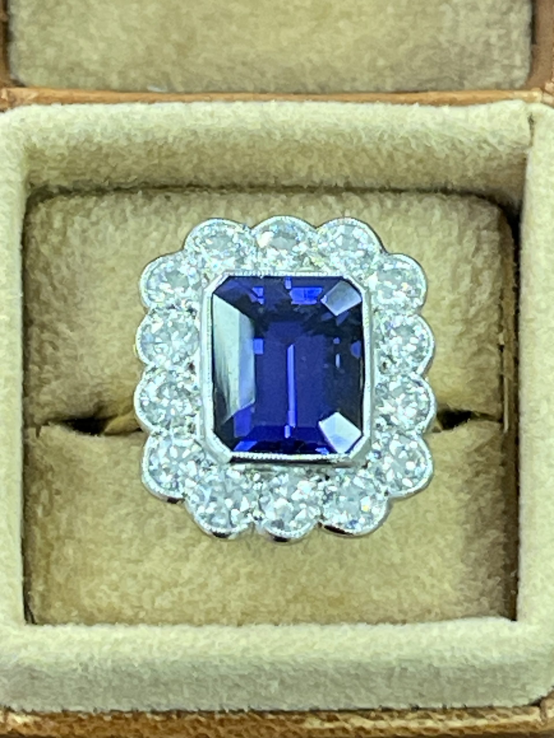 Tanzanite and Diamond Platinum Ring 4.40ct + 1.60ct